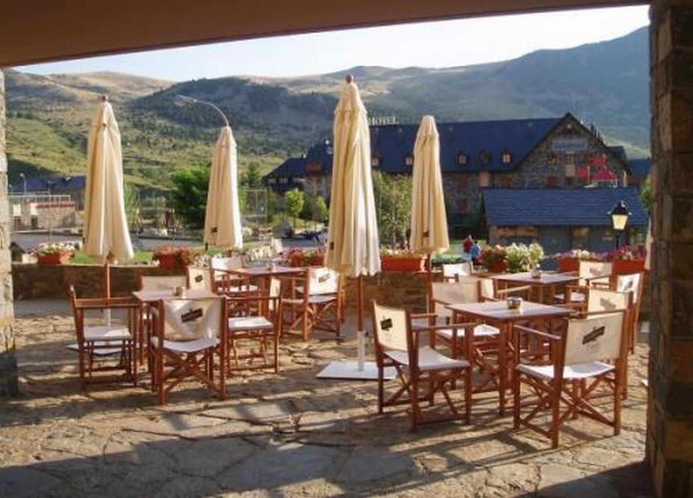 Hotel Romanic Тауль Экстерьер фото