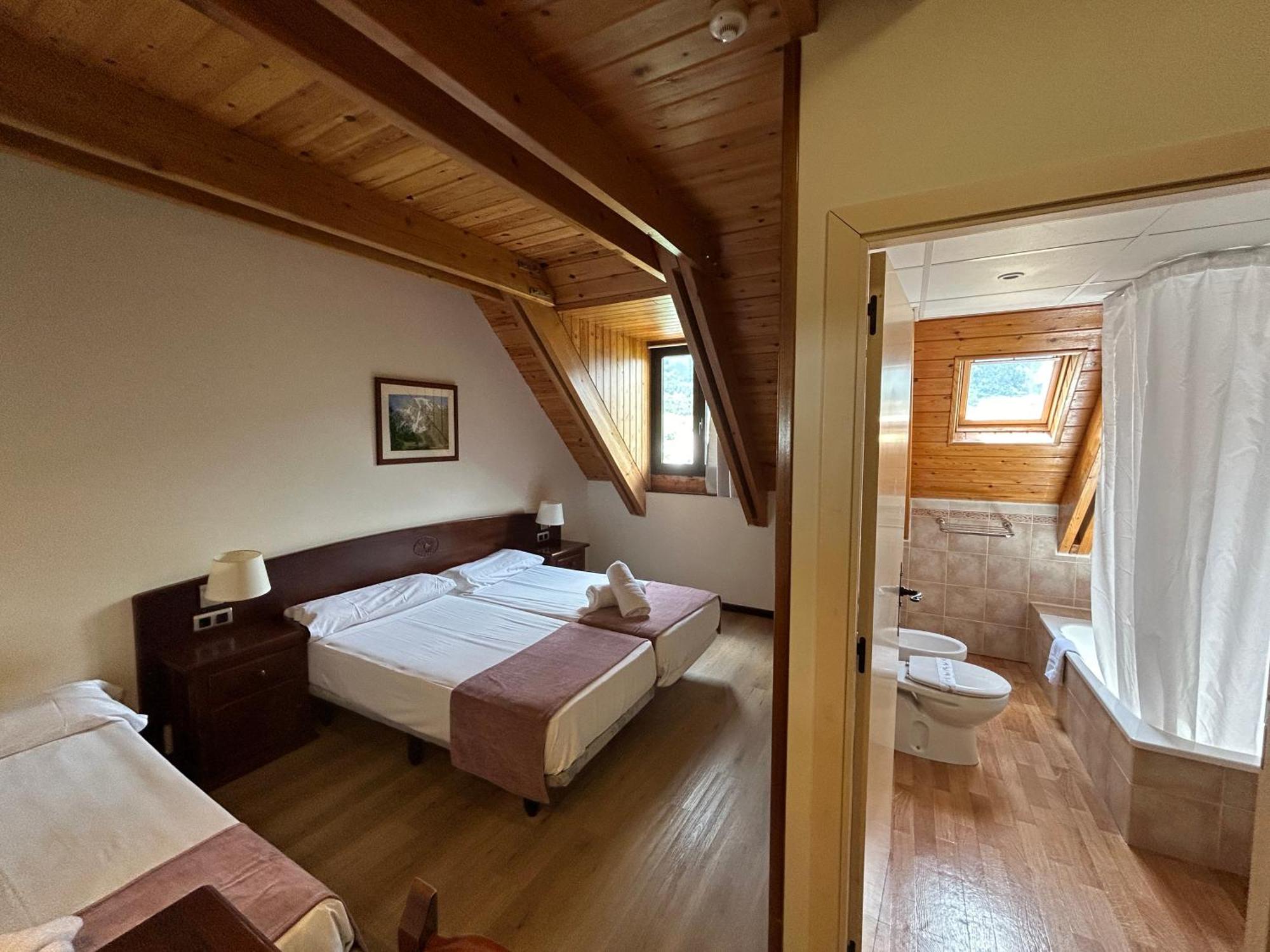 Hotel Romanic Тауль Экстерьер фото