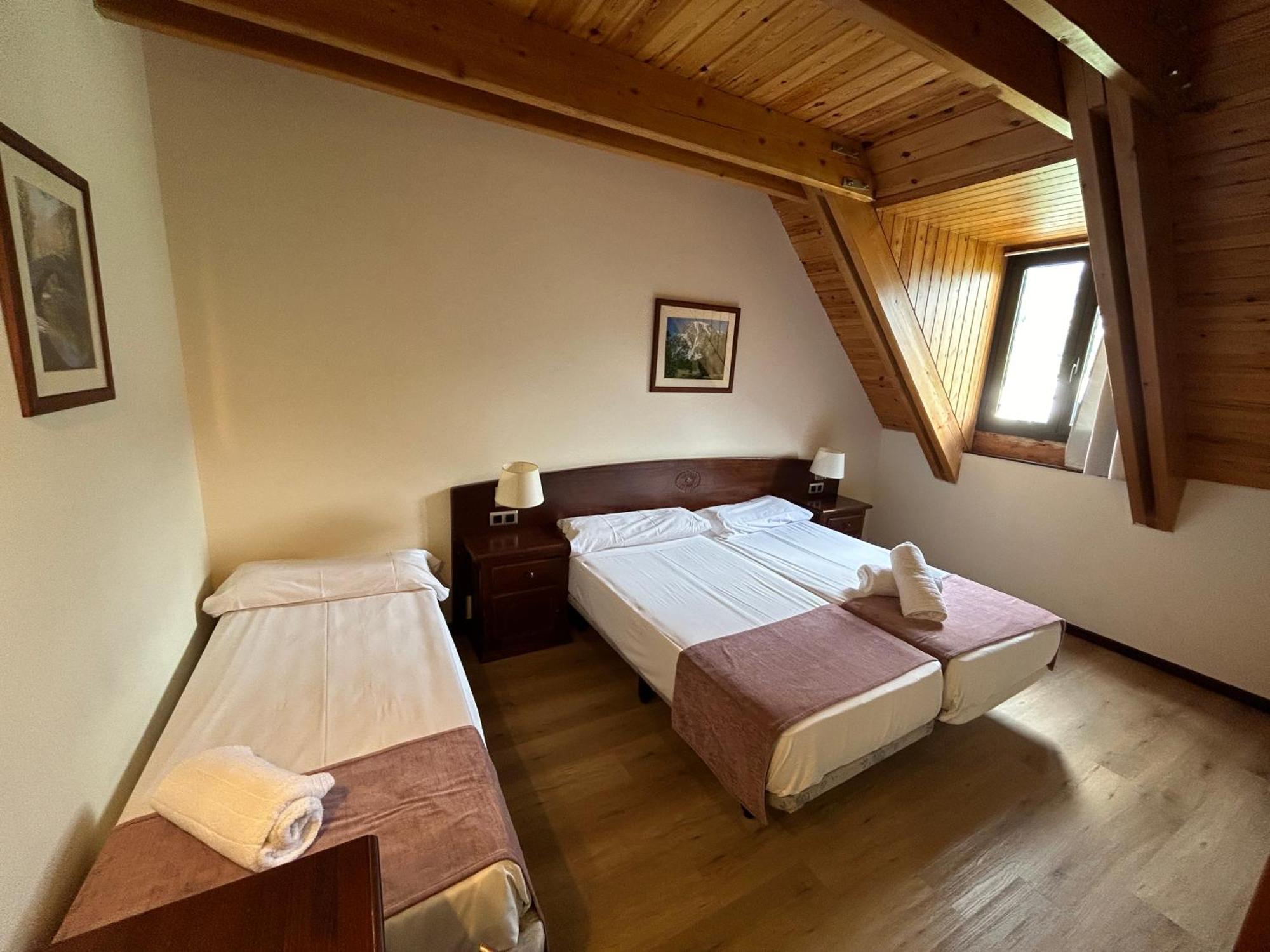 Hotel Romanic Тауль Экстерьер фото