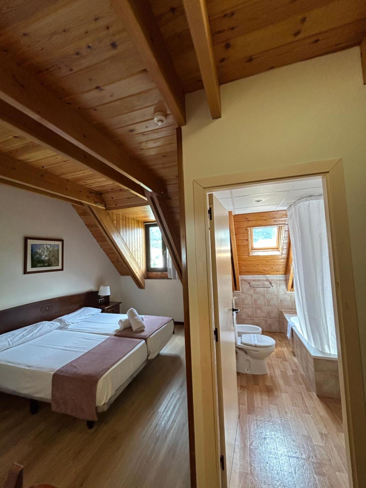 Hotel Romanic Тауль Экстерьер фото