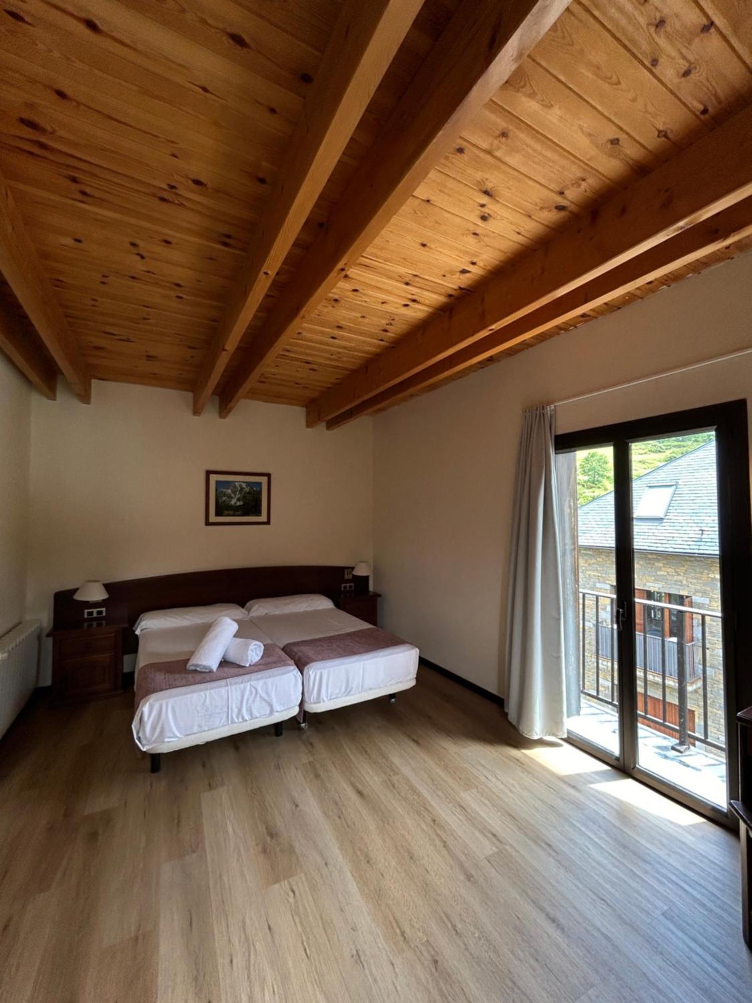 Hotel Romanic Тауль Экстерьер фото