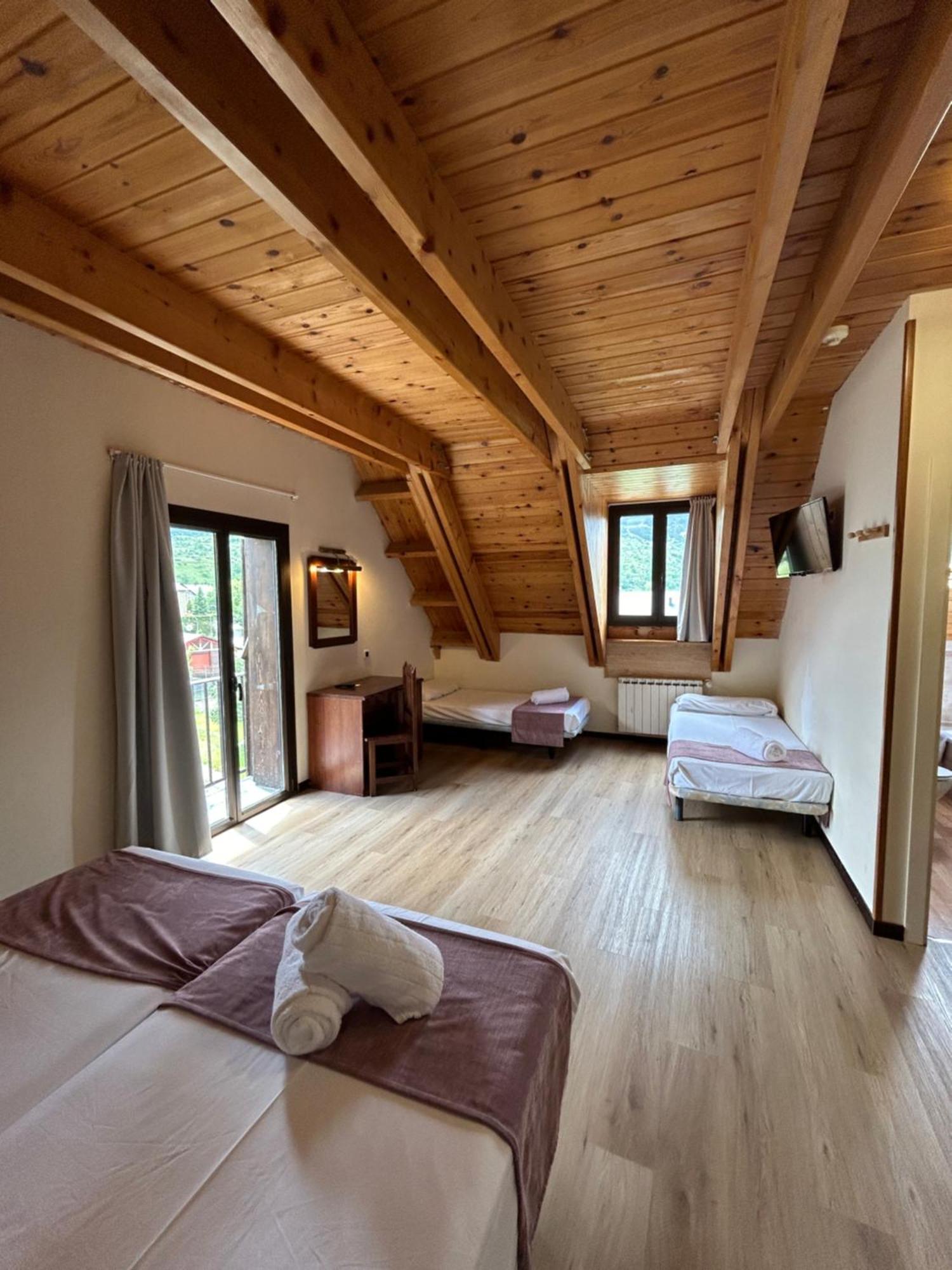Hotel Romanic Тауль Экстерьер фото