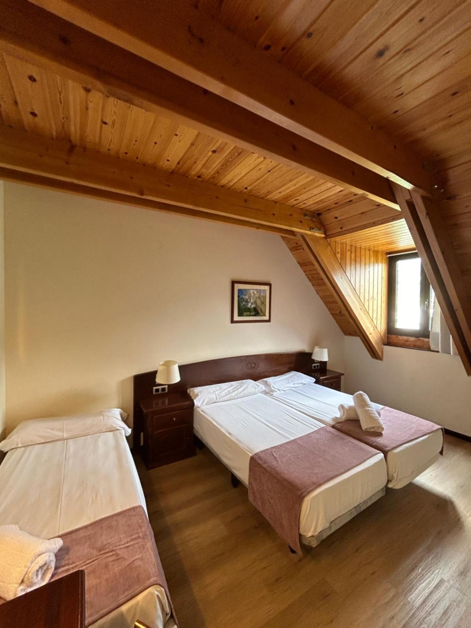 Hotel Romanic Тауль Экстерьер фото