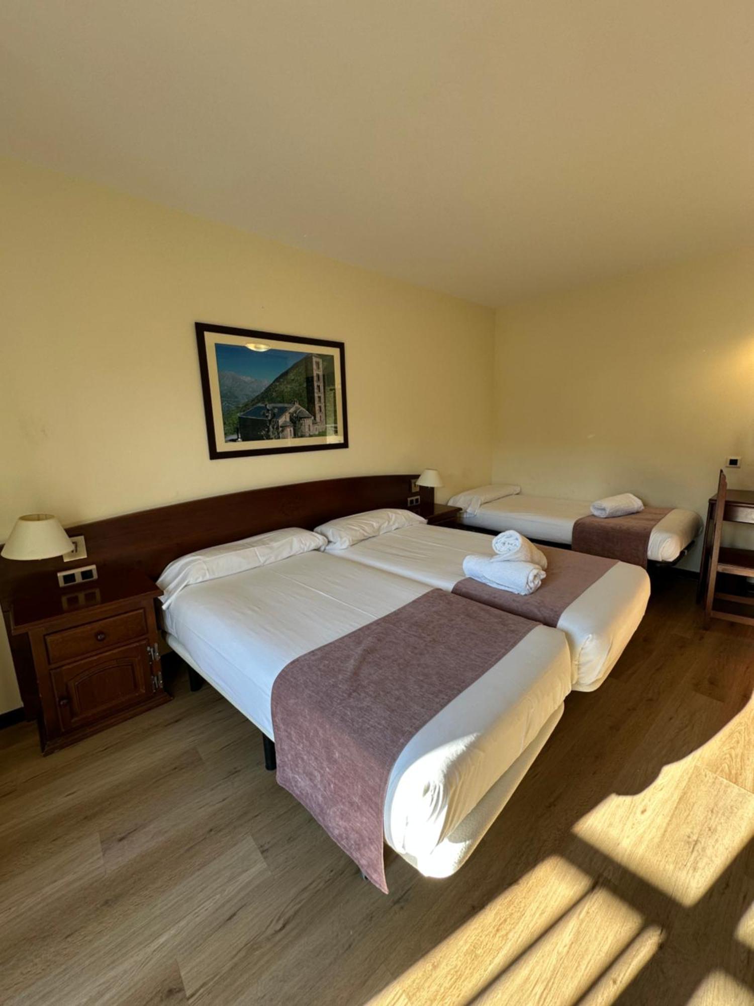 Hotel Romanic Тауль Экстерьер фото