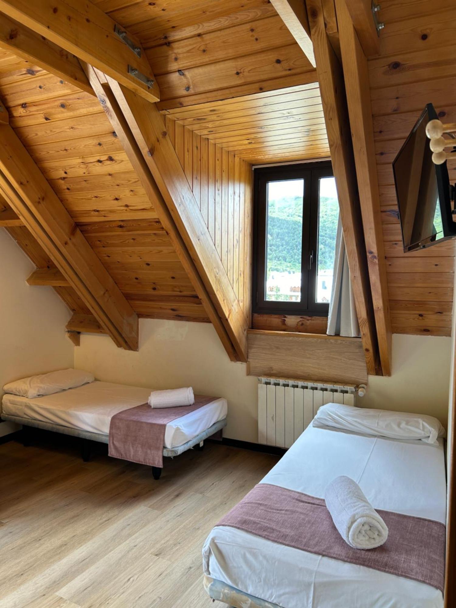 Hotel Romanic Тауль Экстерьер фото