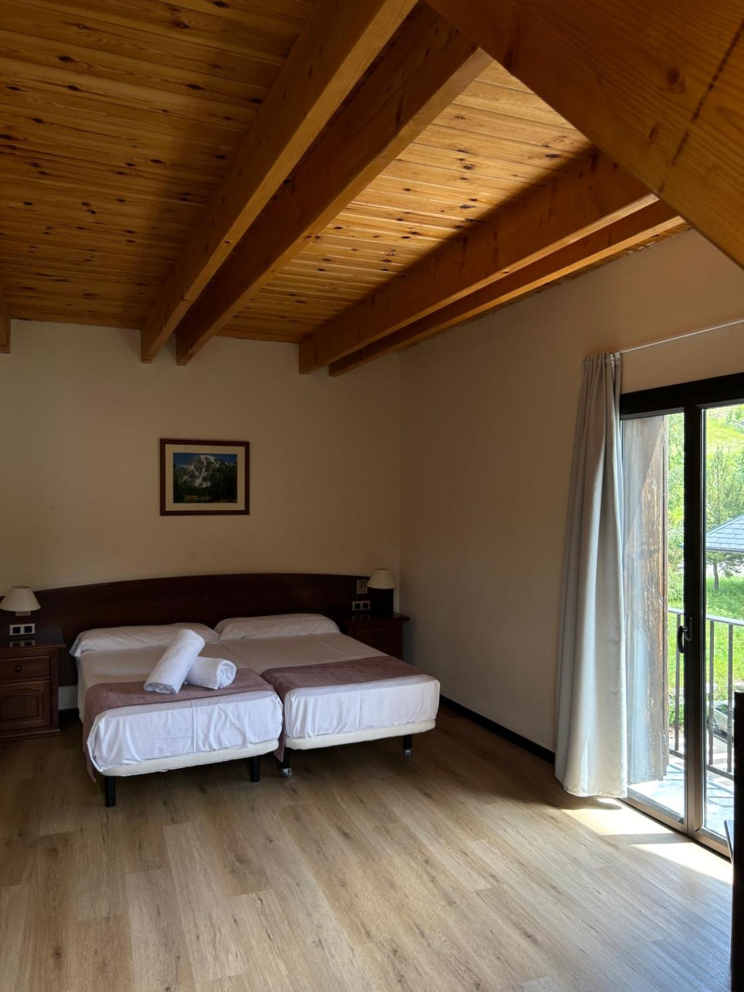 Hotel Romanic Тауль Экстерьер фото