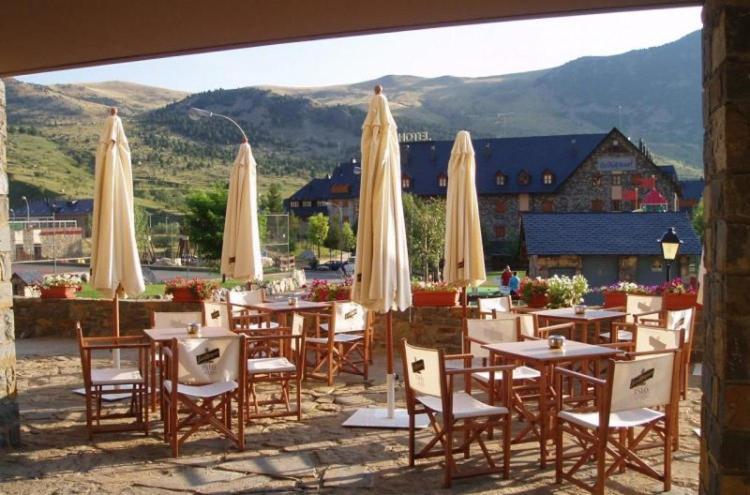 Hotel Romanic Тауль Экстерьер фото