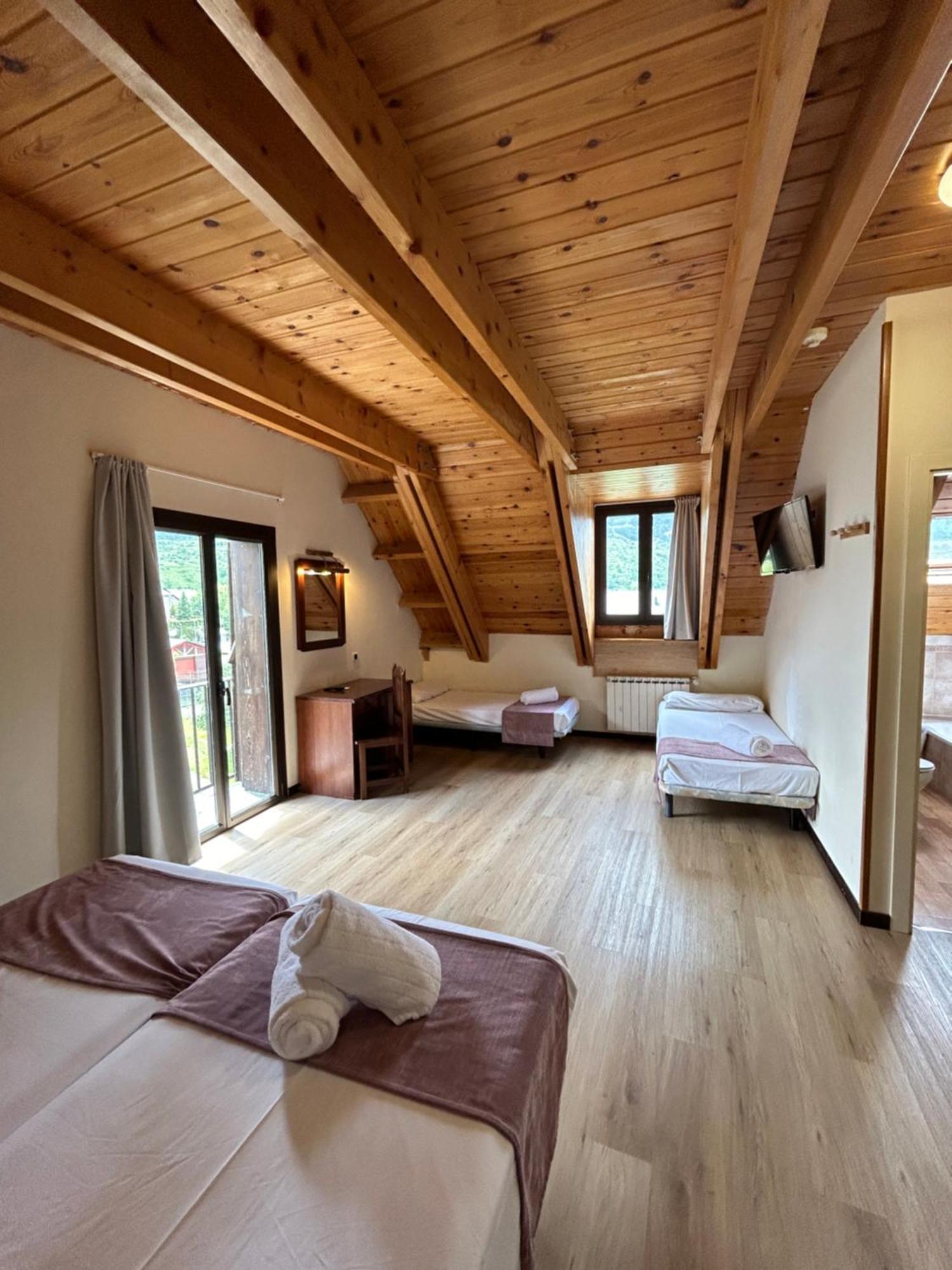 Hotel Romanic Тауль Экстерьер фото